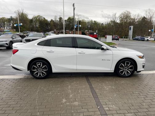 2022 Chevrolet Malibu FWD RS