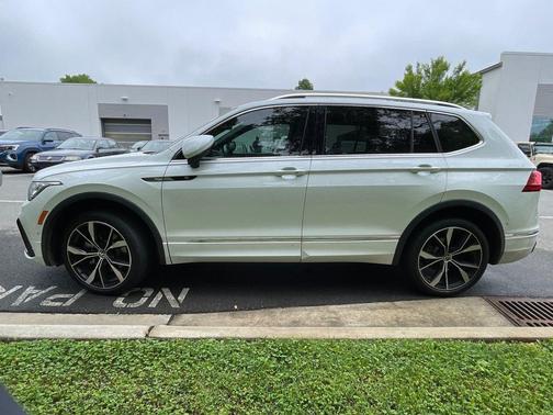 2022 Volkswagen Tiguan 2.0T SEL R-Line 4MOTION
