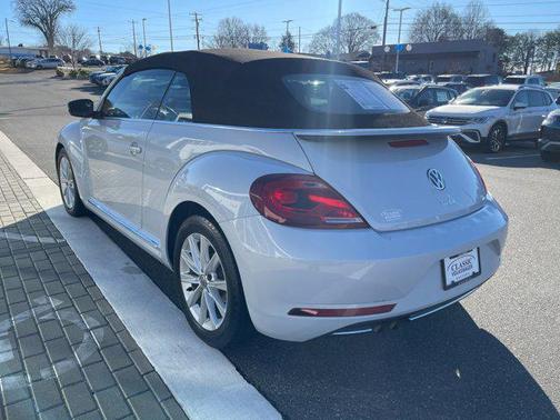 2017 Volkswagen Beetle 1.8T SE