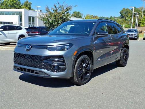 2025 Volkswagen Tiguan 2.0T SE R-Line Black 4MOTION