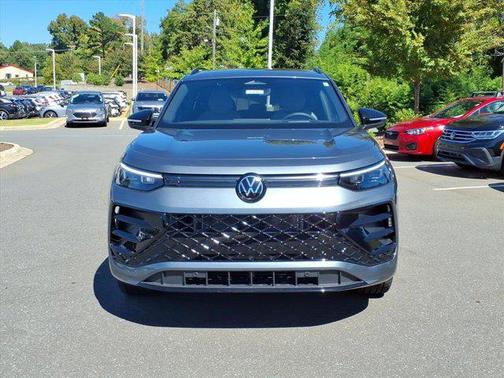 2025 Volkswagen Tiguan 2.0T SE R-Line Black 4MOTION