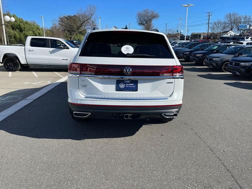 Pure White 2025 Volkswagen Atlas 2.0T SE w/Technology 4MOTION