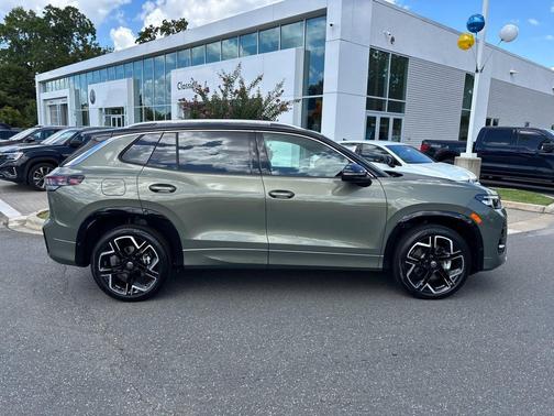 Avocado Green w/Deep Black Roof 2026 Volkswagen Tiguan 2.0T SEL R-Line 4MOTION
