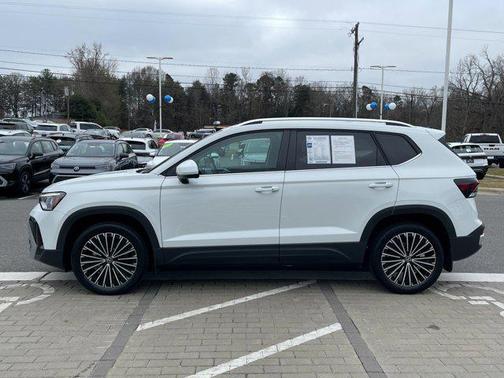 2025 Volkswagen Taos 1.5T SE