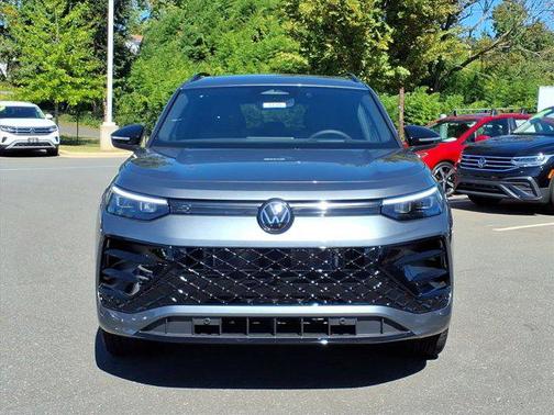 2025 Volkswagen Tiguan 2.0T SE R-Line Black 4MOTION