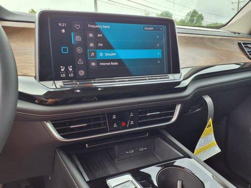 2025 Volkswagen Atlas 2.0T SE w/Technology 4MOTION