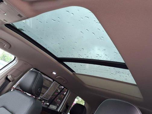 2025 Volkswagen Atlas 2.0T SE w/Technology 4MOTION