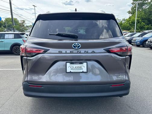 Predawn Gray Mica 2022 Toyota Sienna XLE