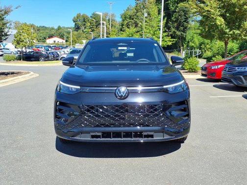 2025 Volkswagen Tiguan 2.0T SE R-Line Black