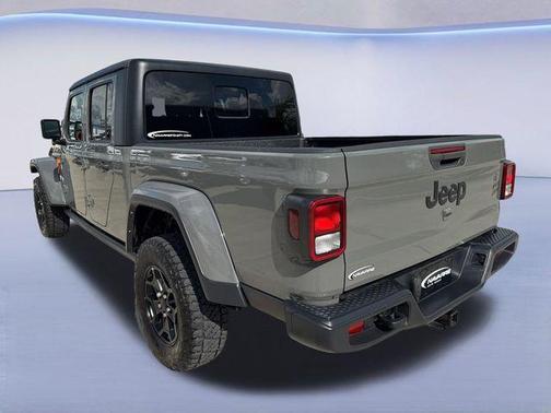 2022 Jeep Gladiator Sport