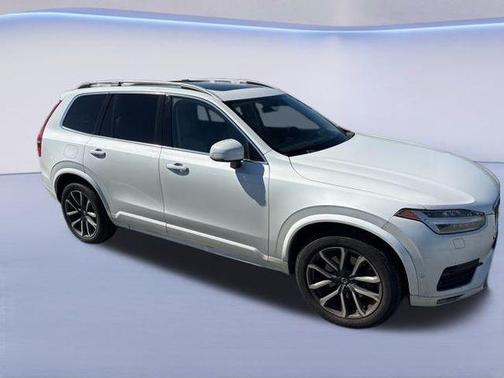2019 Volvo XC90 T6 Momentum