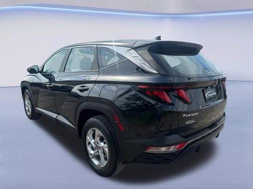 2023 Hyundai TUCSON SE