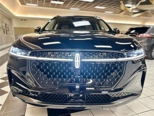 2025 Lincoln Nautilus Reserve