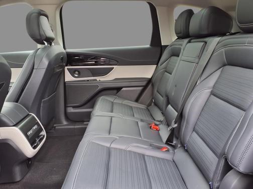 Gray Metallic 2025 Lincoln Nautilus Reserve