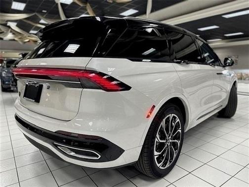 2025 Lincoln Nautilus Reserve
