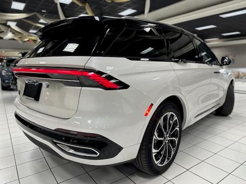 2025 Lincoln Nautilus Reserve