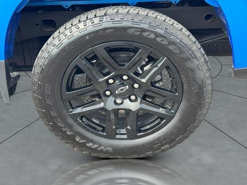 Rip Tide Blue 2025 Chevrolet Silverado 1500 Custom