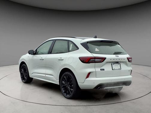 2025 Ford Escape ST-Line Elite