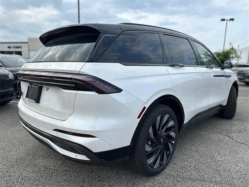 2025 Lincoln Nautilus Reserve