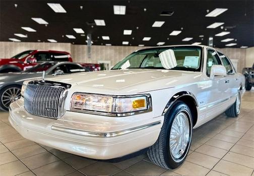 1995 Lincoln Town Car Cartier Designer