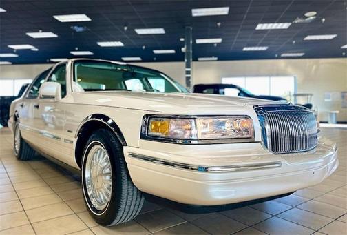 1995 Lincoln Town Car Cartier Designer
