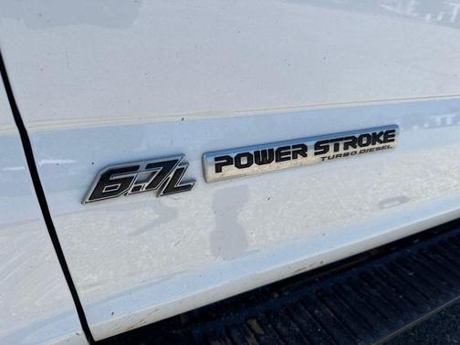 Oxford White 2022 Ford F-350 XLT