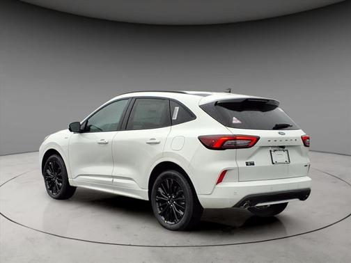 2025 Ford Escape ST-Line Elite