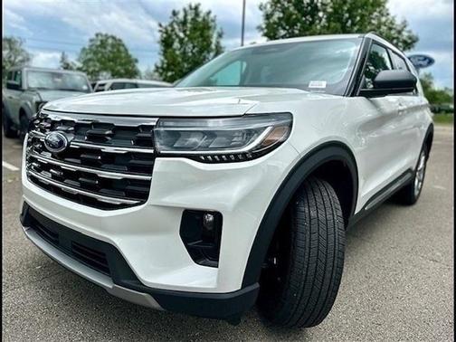 2025 Ford Explorer Active