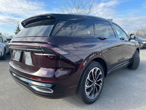 2025 Lincoln Nautilus Reserve