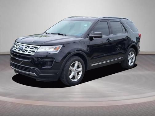 Photo 1 of 24 of 2019 Ford Explorer XLT