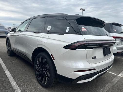 2025 Lincoln Nautilus Reserve