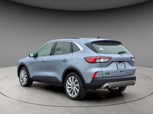 2022 Ford Escape Titanium Hybrid