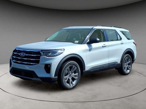 White Metallic 2026 Ford Explorer Active