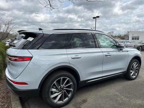 2025 Lincoln Corsair Premiere
