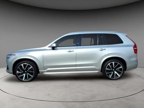 2020 Volvo XC90 T6 Momentum 7 Passenger