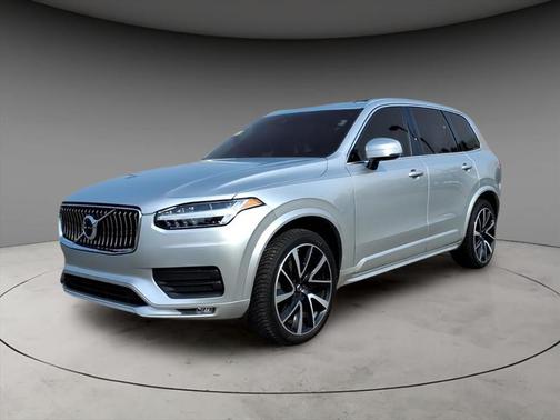 2020 Volvo XC90 T6 Momentum 7 Passenger