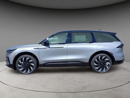 2025 Lincoln Nautilus Reserve