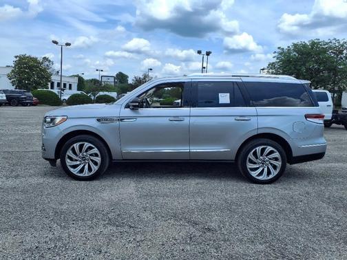 2022 Lincoln Navigator Reserve