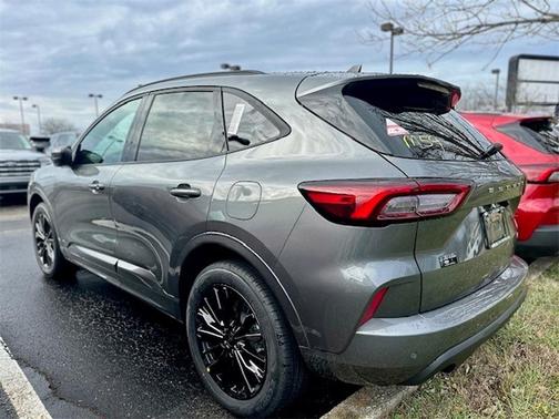 2025 Ford Escape ST-Line Elite