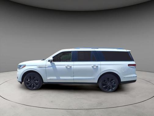 2023 Lincoln Navigator L Reserve