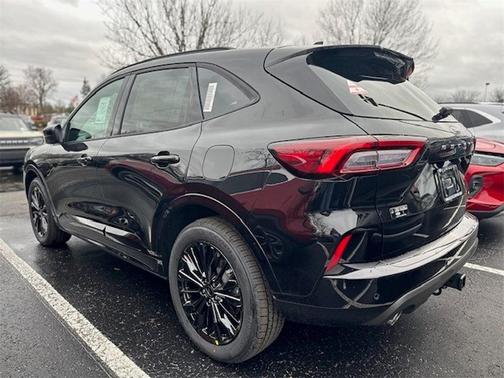 2025 Ford Escape ST-Line Elite