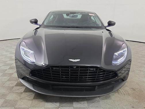 Onyx Black 2019 Aston Martin DB11 V8
