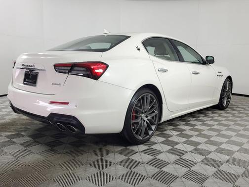 2022 Maserati Ghibli Modena