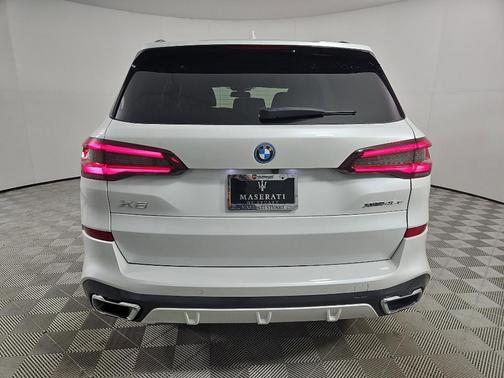 Mineral White Metallic 2022 BMW X5 PHEV xDrive45e