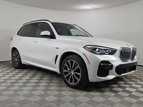 Mineral White Metallic 2022 BMW X5 PHEV xDrive45e