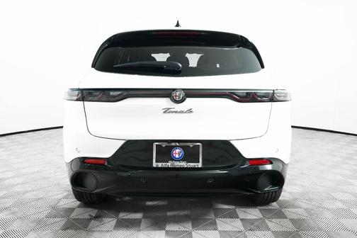 2025 Alfa Romeo Tonale Base