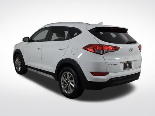 Dazzling White 2017 Hyundai TUCSON SE Plus