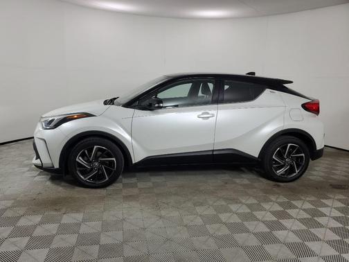 Wind Chill Pearl 2022 Toyota C-HR XLE