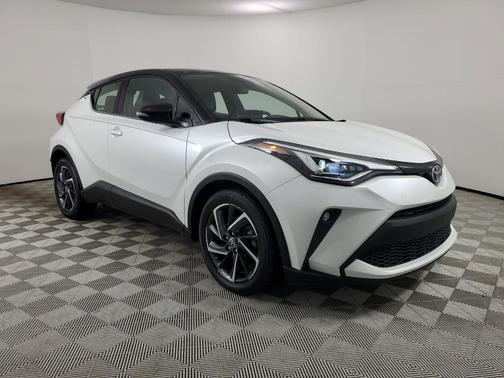 Wind Chill Pearl 2022 Toyota C-HR XLE