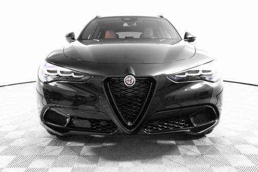 2025 Alfa Romeo Stelvio Base